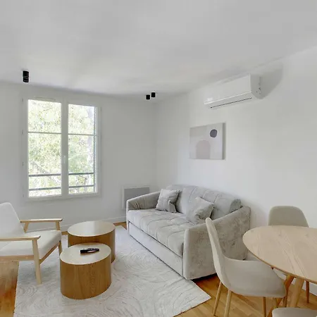 New, Air-conditioned - Close To Paris Saint-Denis (Seine-Saint-Denis)